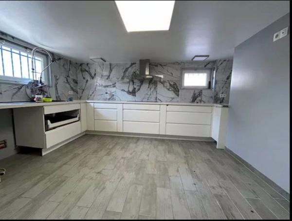 Maison 8 pièce(s) 202 m2