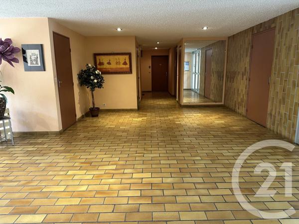 Appartement F4 à vendre  4 pièces - 92,89 m 2   ROANNE  - 42