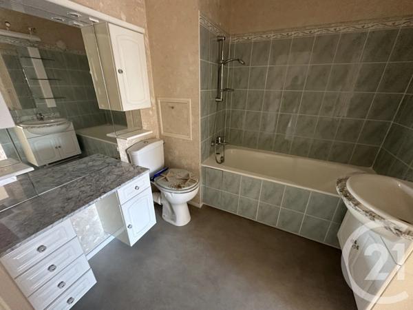 Appartement F4 à vendre  4 pièces - 92,89 m 2   ROANNE  - 42