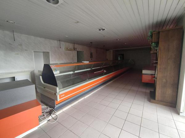 local commercial + habitation