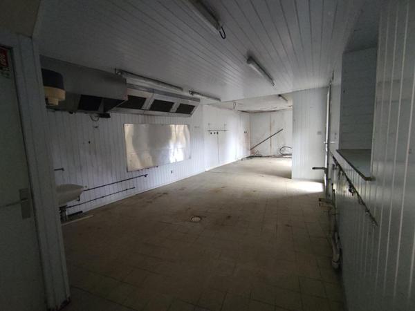 local commercial + habitation