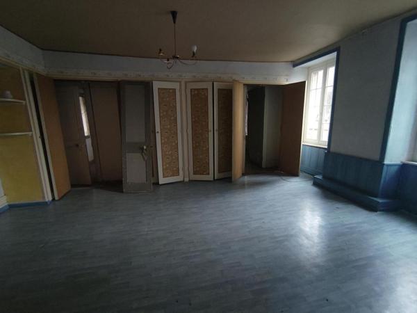 local commercial + habitation
