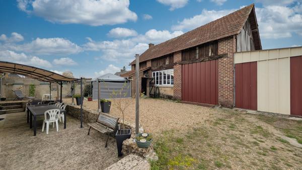 Aubigné-Racan (72800) MAISON DE BOURG RÉNOVÉE - 4 CHAMBRES