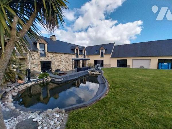 Propriété familiale à vendre à Val-d'Izé (35450) en Ille-et-Vilaine (35)

A 5 minutes du cent...