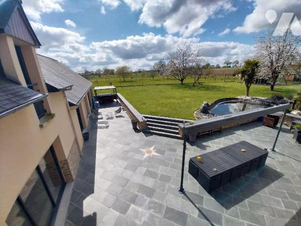 Propriété familiale à vendre à Val-d'Izé (35450) en Ille-et-Vilaine (35)

A 5 minutes du cent...