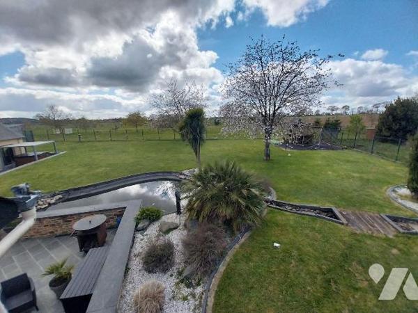 Propriété familiale à vendre à Val-d'Izé (35450) en Ille-et-Vilaine (35)

A 5 minutes du cent...