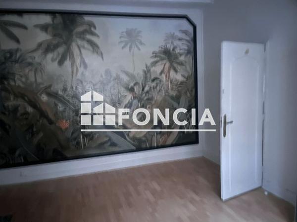 Location Appartement 5 pièces 134.77 m² - 43 PLACE DUCALE Charleville Mezieres 08000