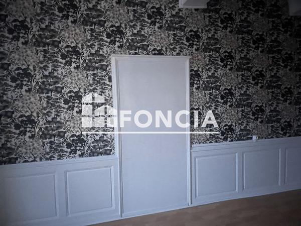 Location Appartement 5 pièces 134.77 m² - 43 PLACE DUCALE Charleville Mezieres 08000