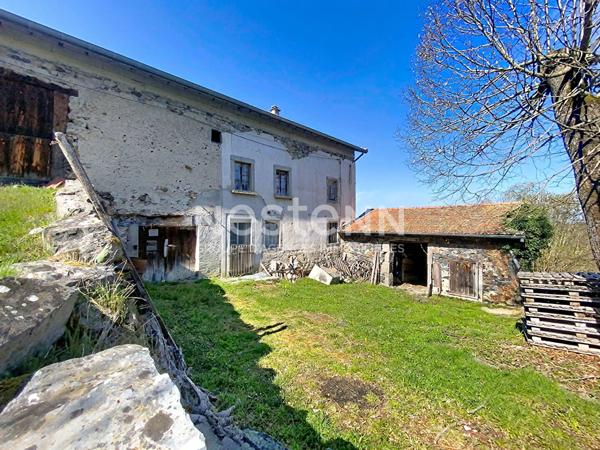 SOUS OFFRE EXCLUSIVITE ! Hameau de Retournac Ancien corps de ferme à rénover sur 1500 m2  de terrain