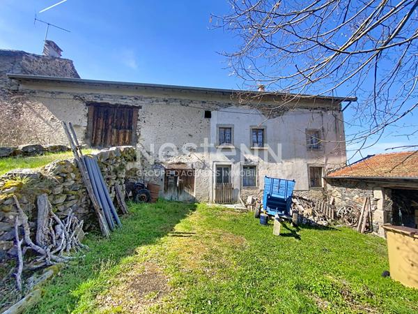 SOUS OFFRE EXCLUSIVITE ! Hameau de Retournac Ancien corps de ferme à rénover sur 1500 m2  de terrain