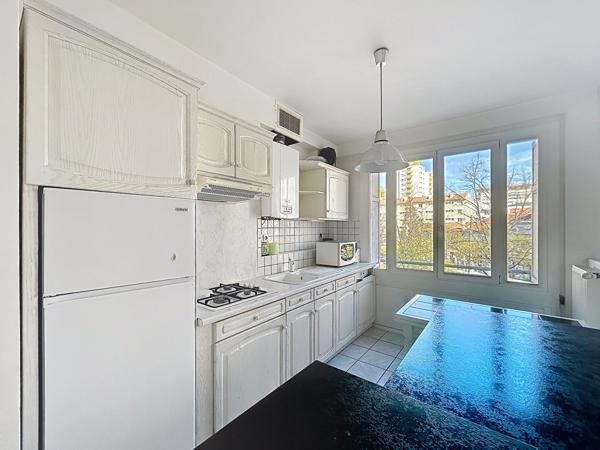 Exclusivité NESTENN : Charmant appartement 2 pièces à vendre à Centre 2, Saint-Étienne