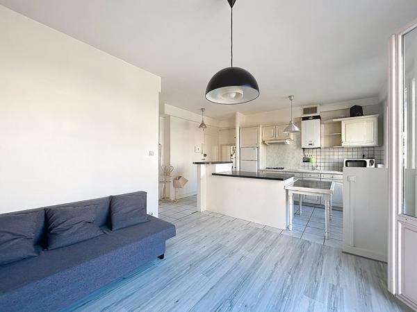 Exclusivité NESTENN : Charmant appartement 2 pièces à vendre à Centre 2, Saint-Étienne