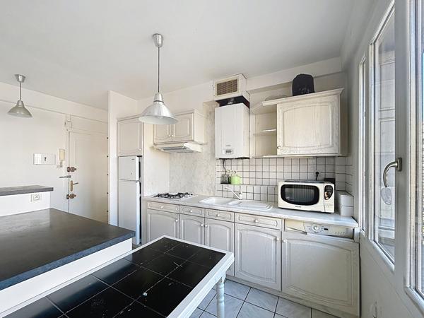 Exclusivité NESTENN : Charmant appartement 2 pièces à vendre à Centre 2, Saint-Étienne