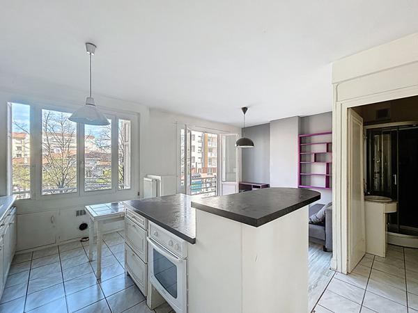 Exclusivité NESTENN : Charmant appartement 2 pièces à vendre à Centre 2, Saint-Étienne