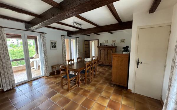 Maison à vendre    6 pièces •  Montagnac-Montpezat