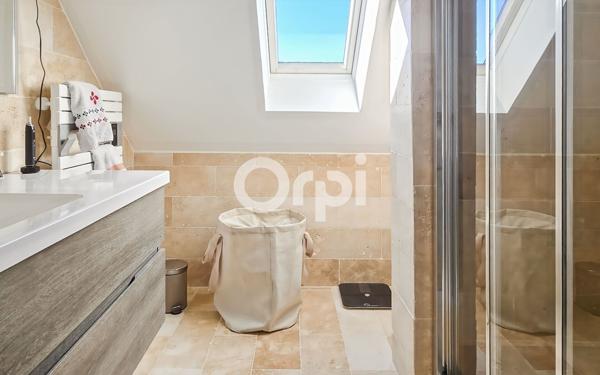 Maison à vendre    6 pièces •  Fosses