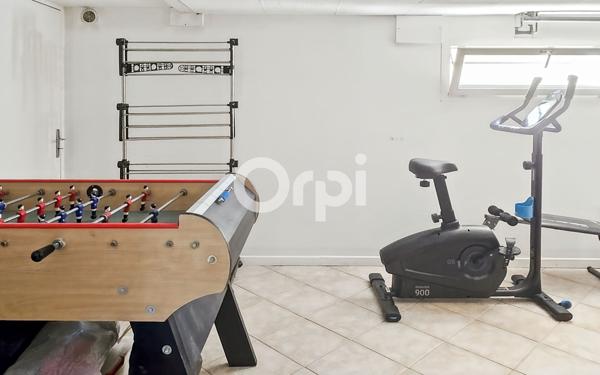 Maison à vendre    6 pièces •  Fosses