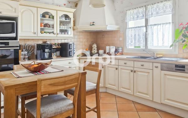 Maison à vendre    6 pièces •  Fosses