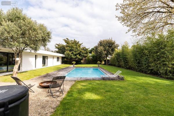 Villa à vendre à Bruges en Gironde (33520), ref : 33010/58