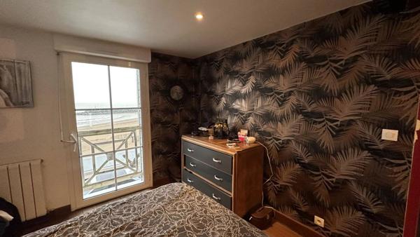 VILLA BALNÉAIRE FACE À L'OCÉAN.