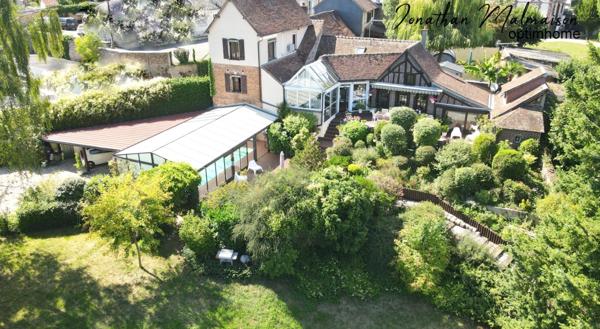 ✨ Propriété d’exception au cœur de Conches-en-Ouche – Piscine intérieure, sauna et studio indépendant