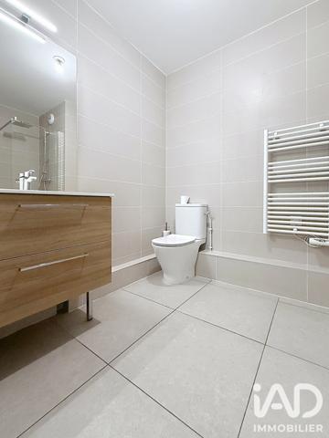 Location appartement 3 pièces 79 m² Levallois-Perret