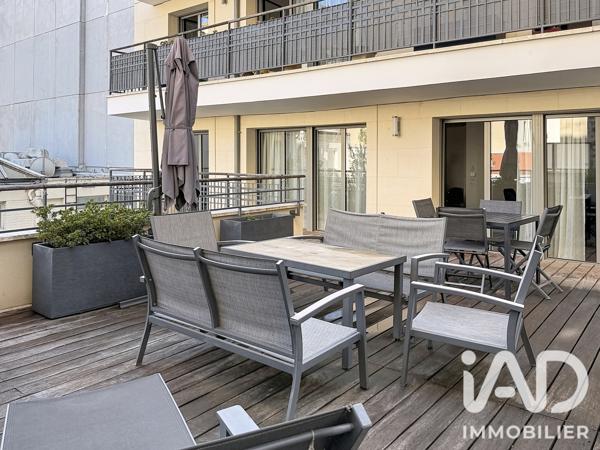 Location appartement 3 pièces 79 m² Levallois-Perret