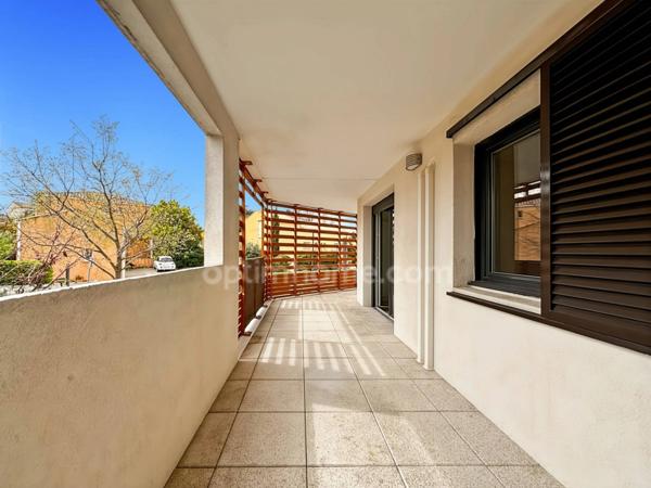 BAISSE DE PRIX !!!! Saint-Jean-de-Védas – T3 traversant avec grande terrasse & double parking