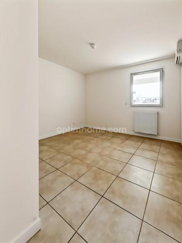 BAISSE DE PRIX !!!! Saint-Jean-de-Védas – T3 traversant avec grande terrasse & double parking