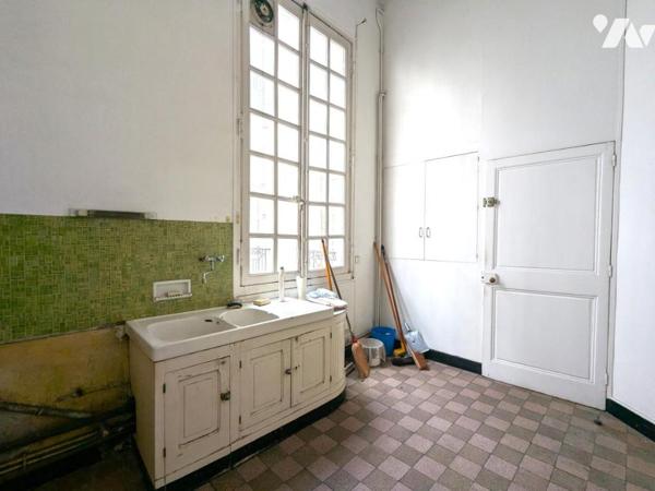 COURS CAMBRONNE - 6 PIECES - 220 M² - NANTES
