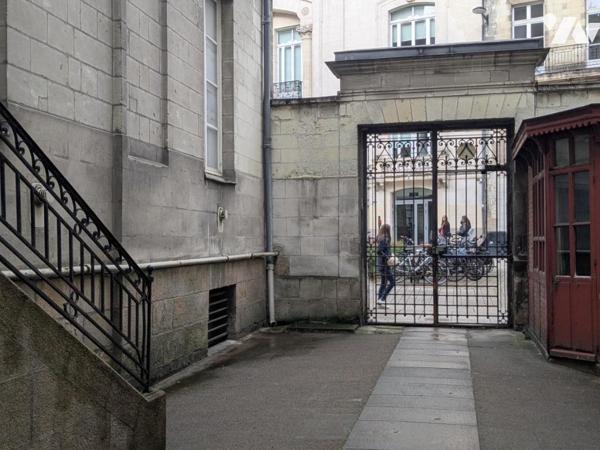 COURS CAMBRONNE - 6 PIECES - 220 M² - NANTES