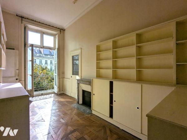 COURS CAMBRONNE - 6 PIECES - 220 M² - NANTES