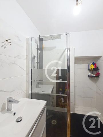 Immeuble à vendre  167 m 2   TARASCON  - 13