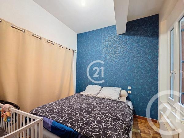 Immeuble à vendre  167 m 2   TARASCON  - 13