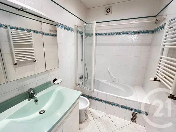 Appartement F2 à vendre  2 pièces - 43,06 m 2   ROQUEBRUNE CAP MARTIN  - 06