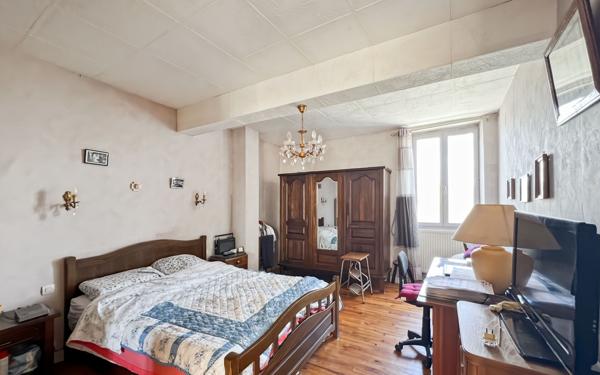 Maison à vendre    6 pièces • 191 m2 Livron-sur-Drôme