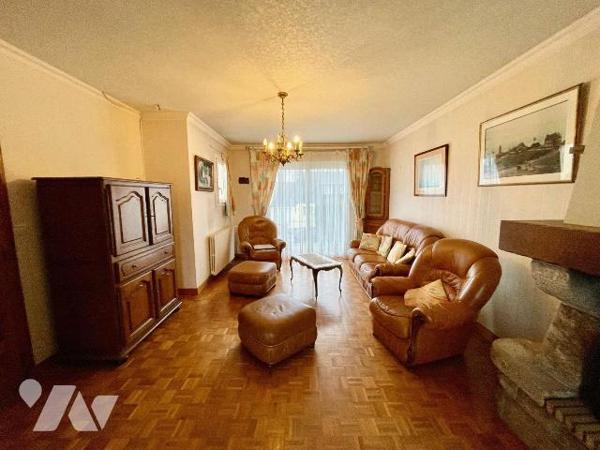 Maison à Vendre à Lannion (22300) dans un quartier résidentiel, écoles.

Au calme, maison de ...