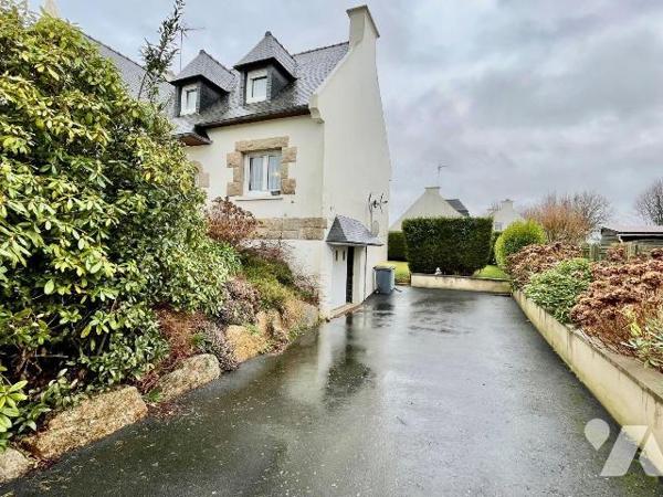 Maison à Vendre à Lannion (22300) dans un quartier résidentiel, écoles.

Au calme, maison de ...