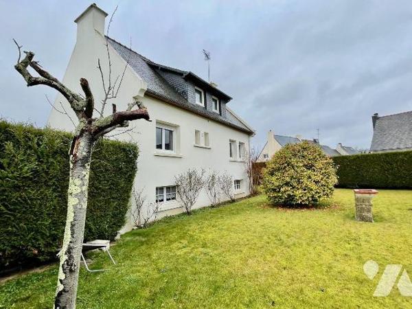 Maison à Vendre à Lannion (22300) dans un quartier résidentiel, écoles.

Au calme, maison de ...