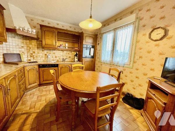 Maison à Vendre à Lannion (22300) dans un quartier résidentiel, écoles.

Au calme, maison de ...