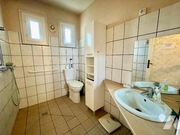 Maison à Vendre à Lannion (22300) dans un quartier résidentiel, écoles.

Au calme, maison de ...