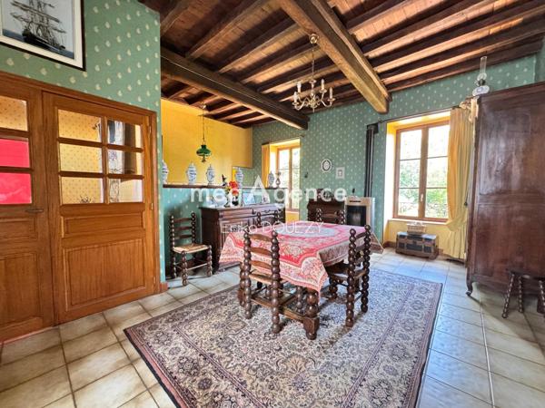 Maison à TREMENTINES, 49340 - 9 pièces 214m²