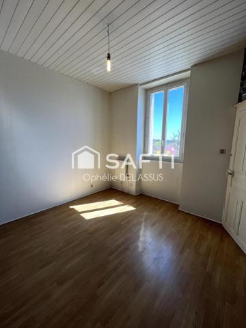 MAISON DE CARACTÈRE AVEC POTENTIEL D'AGRANDISSEMENT