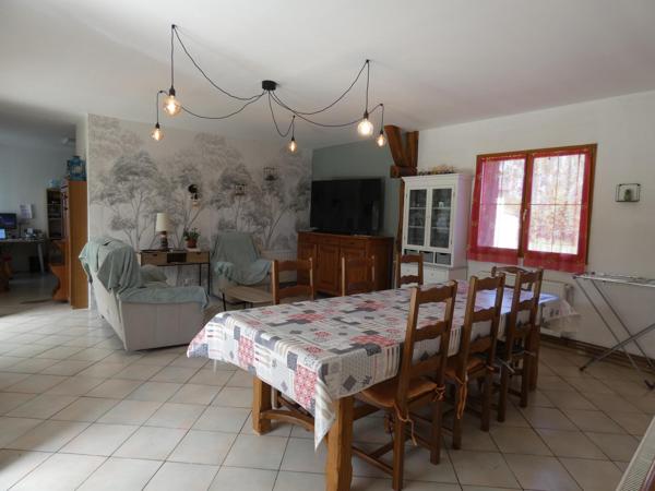 Maison à Le Mêle-sur-Sarthe, 61170 - 5 pièces 136m²