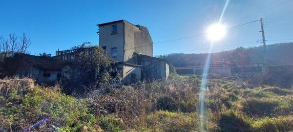 A VENDRE PAMIERS MAISON A RENOVER ENTIEREMENT AVEC GRAND TERRAIN