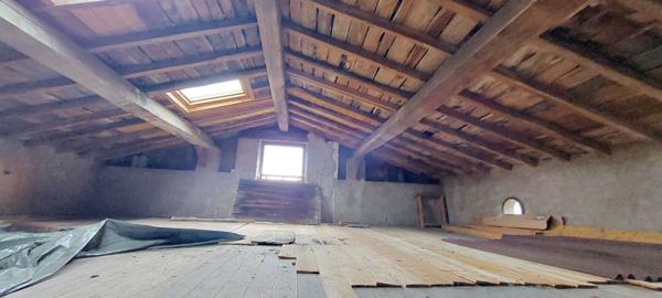 A VENDRE PAMIERS MAISON A RENOVER ENTIEREMENT AVEC GRAND TERRAIN