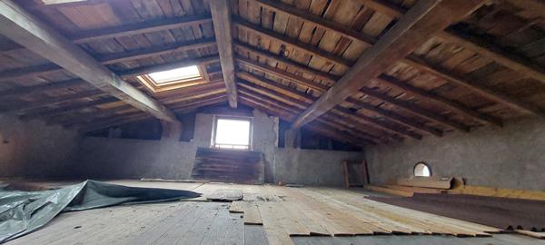 A VENDRE PAMIERS MAISON A RENOVER ENTIEREMENT AVEC GRAND TERRAIN