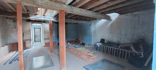 A VENDRE PAMIERS MAISON A RENOVER ENTIEREMENT AVEC GRAND TERRAIN