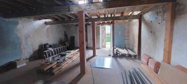 A VENDRE PAMIERS MAISON A RENOVER ENTIEREMENT AVEC GRAND TERRAIN