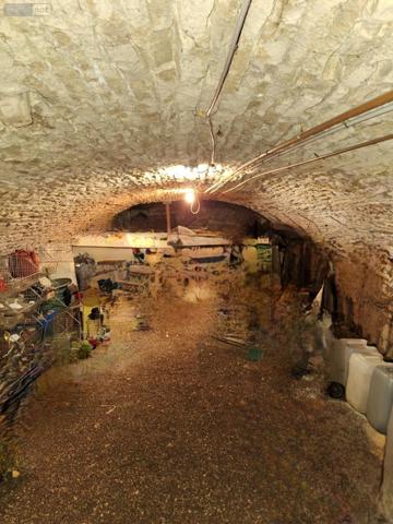 Maison de ville à vendre à Fontaine-lès-Dijon en Côte-d'Or (21121), ref : 21084-12   
Au coeur de l'ancien village